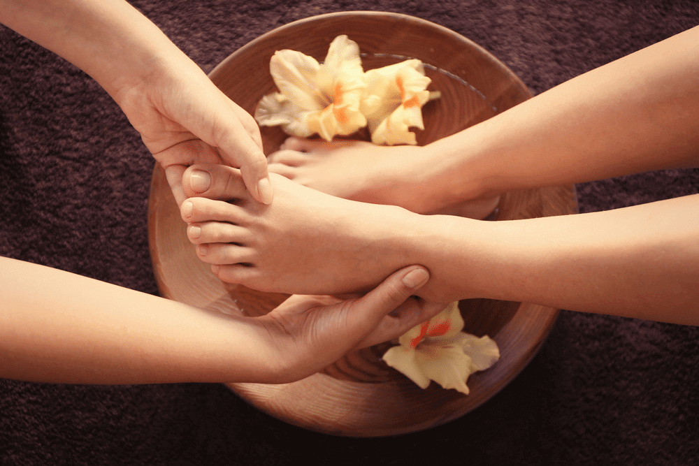 FOOT MASSAGE THERAPY AND ITS BENEFITS